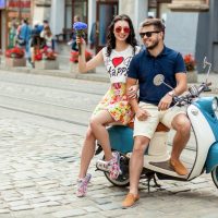 een leuke date op de scooter